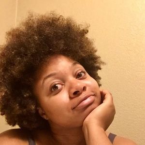 Meet your Posher, Lavetra